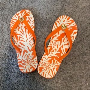 tory burch flip flops